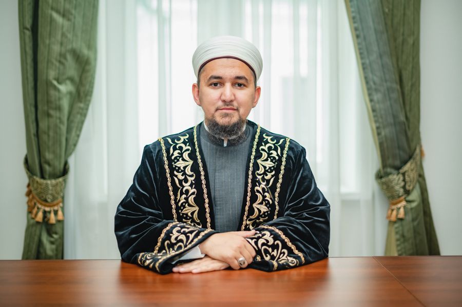 Тукай районы имам-мөхтәсибе Инсаф хәзрәт Сәүбән котлавы