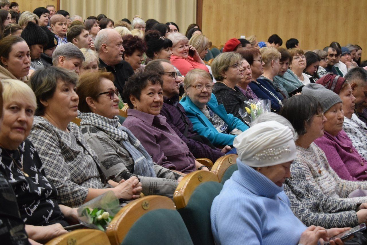 8 марта  - в ДК «Энергетик» провели праздник