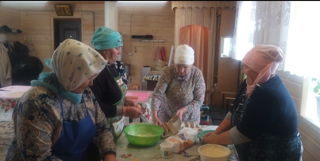 Жители д.Кулушево приготовили домашнюю лапшу для отправки в зону СВО