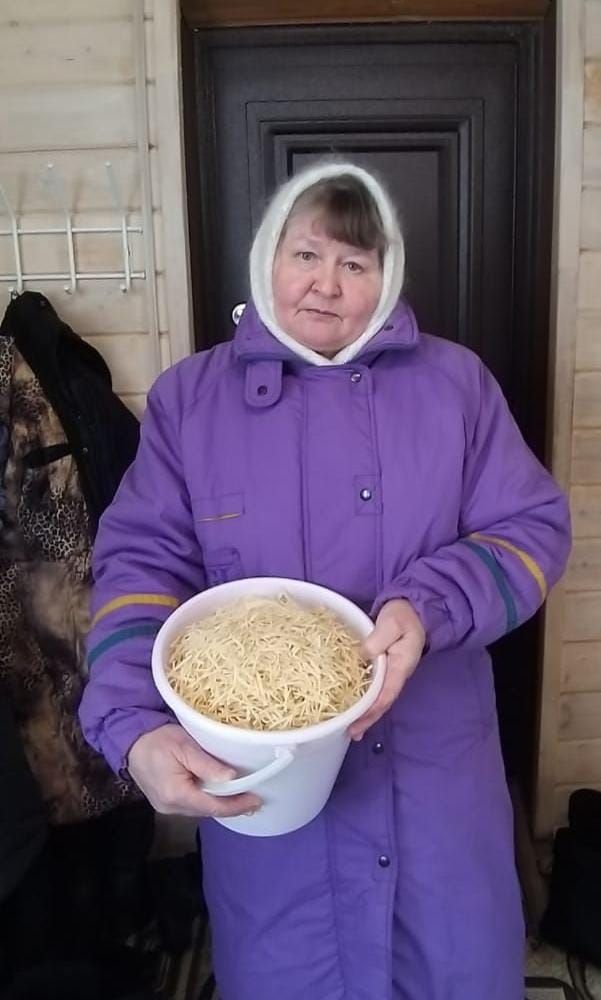 Жители д.Кулушево приготовили домашнюю лапшу для отправки в зону СВО