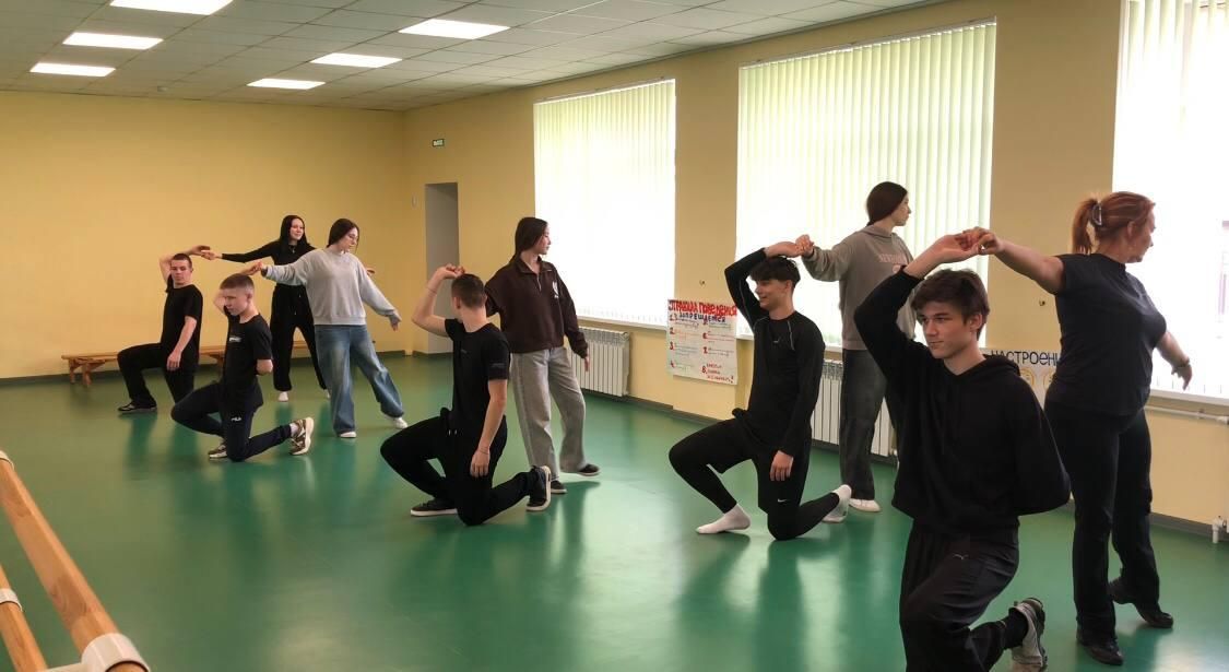 Уку елы ахырына якынлаша һәм имтиханнар, соңгы кыңгырау, чыгарылыш