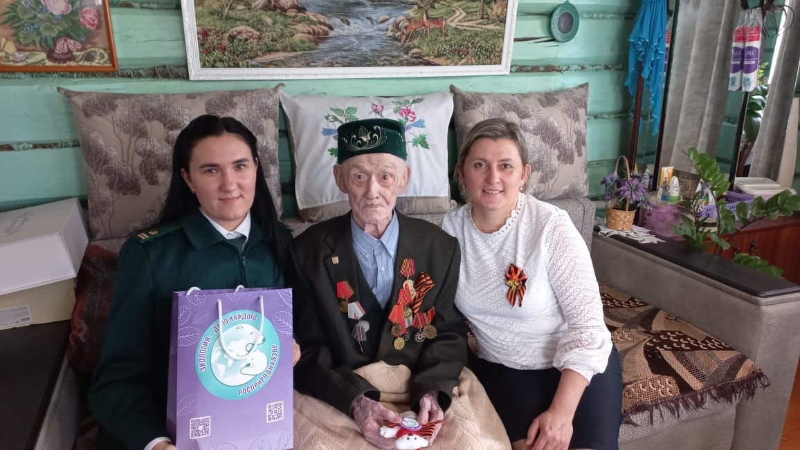 С благодарностью к героям: Росприроднадзор поздравил ветеранов с 80-летием Великой Победы