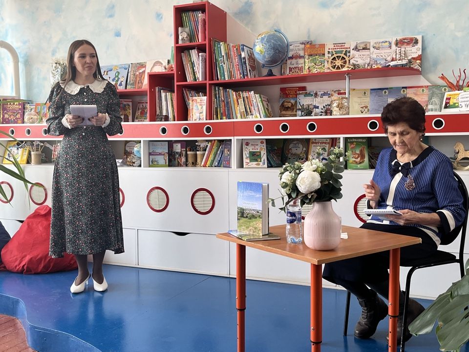 Талантлы якташыбыз, шагыйрә Асия Метшинаның беренче китабы дөнья күрде!