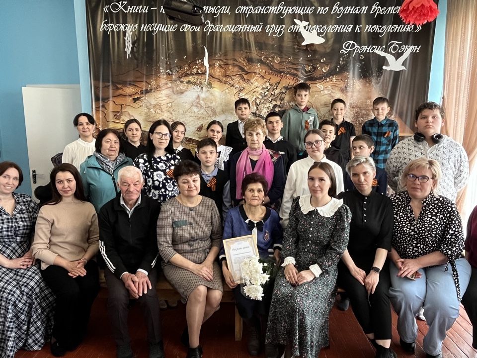 Талантлы якташыбыз, шагыйрә Асия Метшинаның беренче китабы дөнья күрде!