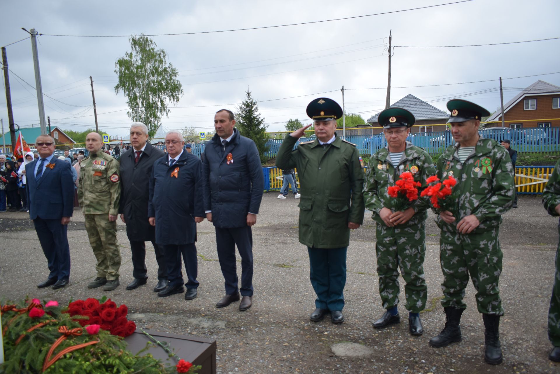 Страна не забудет героев!