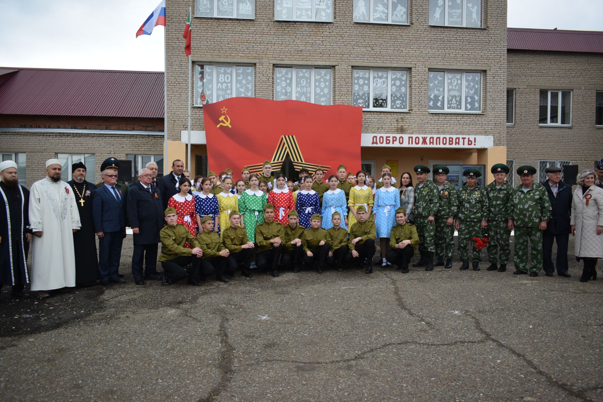 Страна не забудет героев!