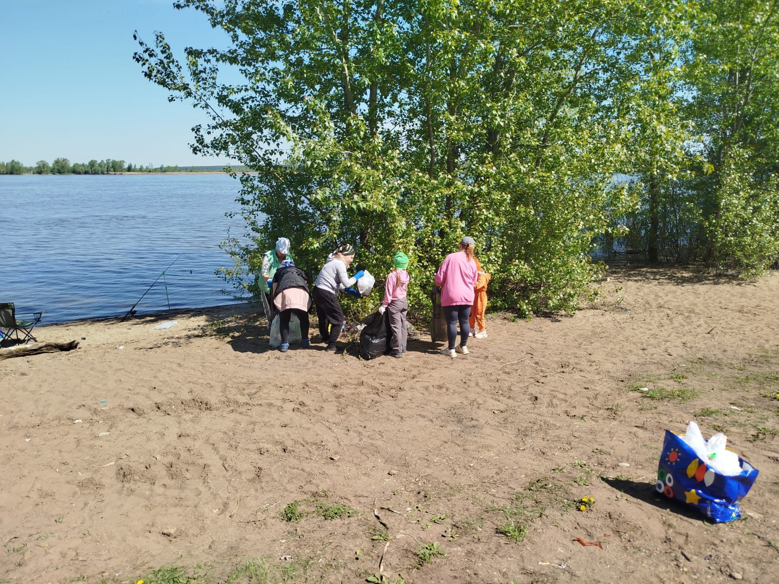Бәтке авылы халкы Кама ярын чистарту буенча экологик акция үткәрде