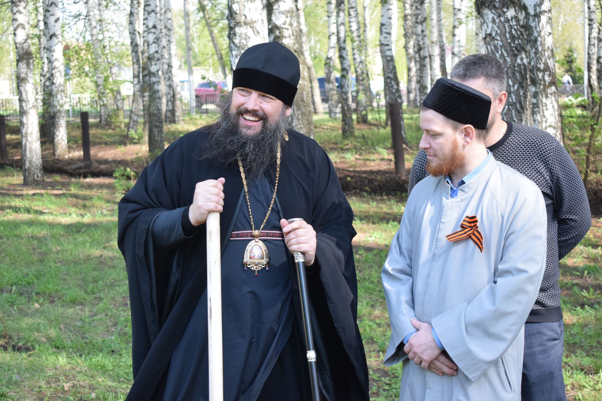 В Тукаевском районе высадили «Сад памяти» в честь героев прошлого и настоящего