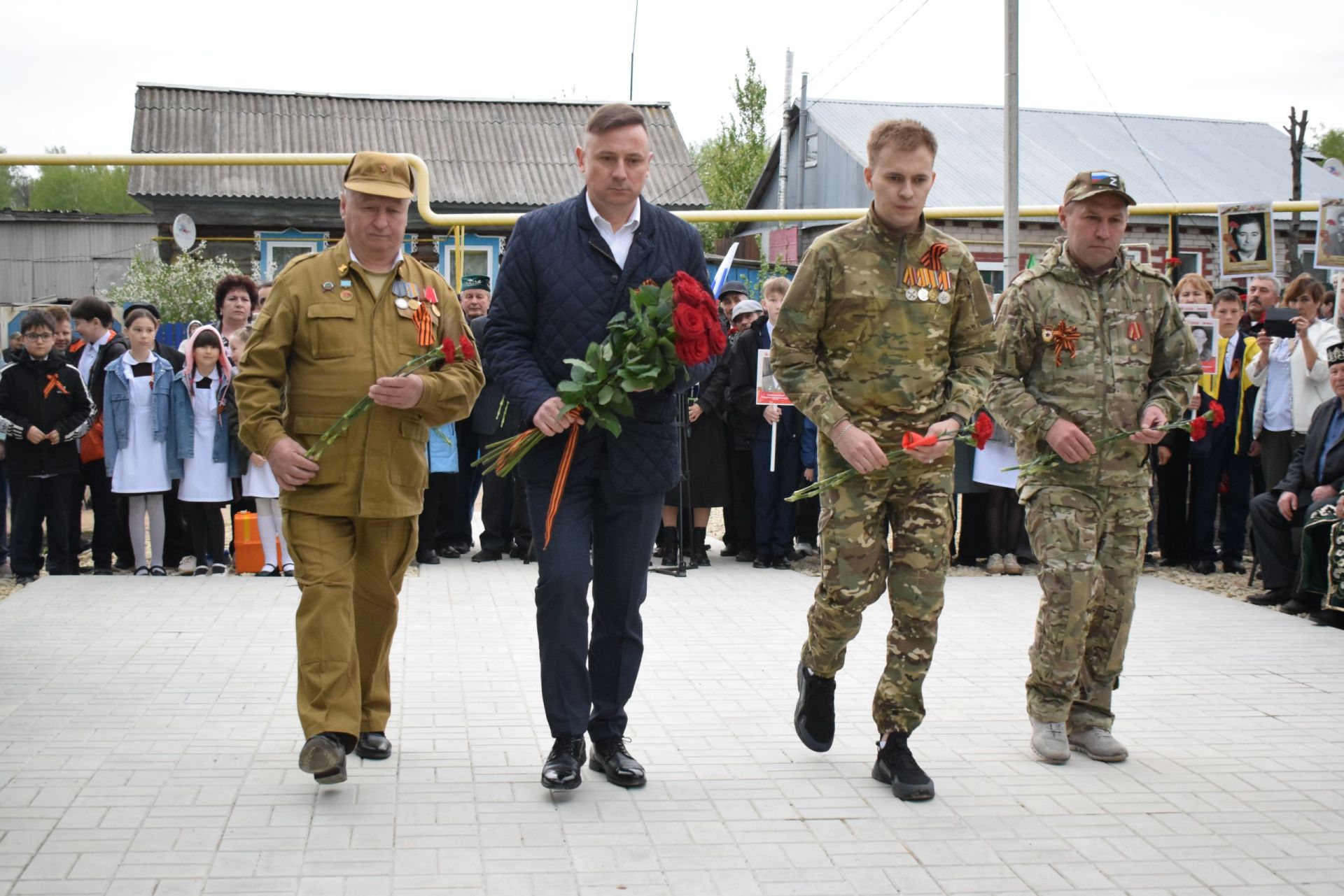 В селе Таш-Кичу открыли мемориальный комплекс в честь героев