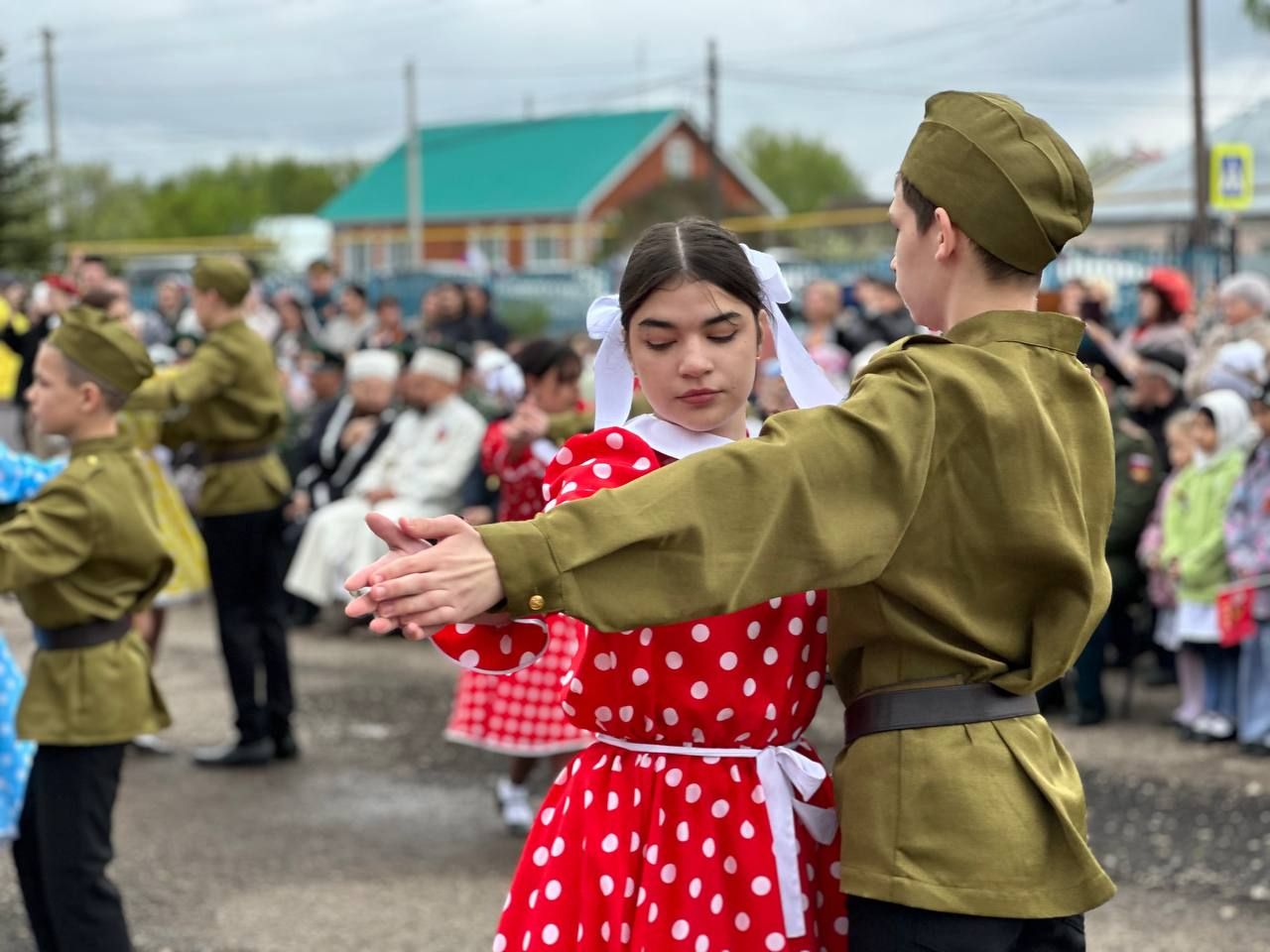 Руководитель Исполнительного комитета Камиль Назмиев принял участие в торжествах в честь 80-летия Победы в селе Тлянче-Тамак