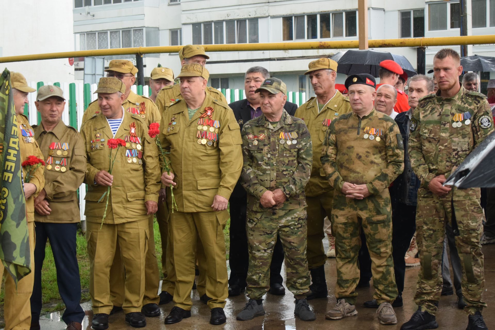 Биклән авылында сугыш хәрәкәтләрендә катнашучыларга һәйкәл ачу тантанасы