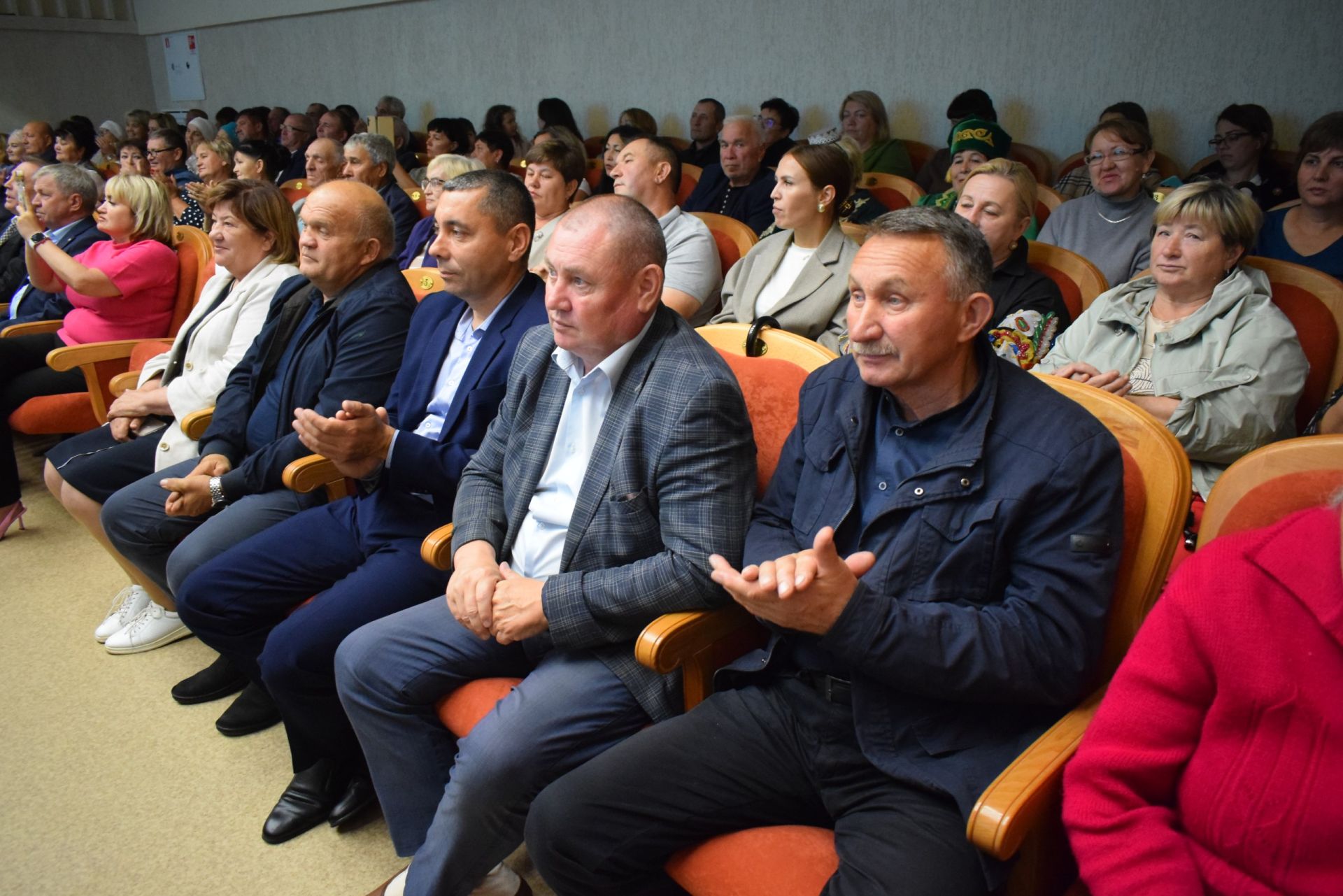 Программа «Наш двор» объединила жителей поселка Новый и преобразила Тукаевский район