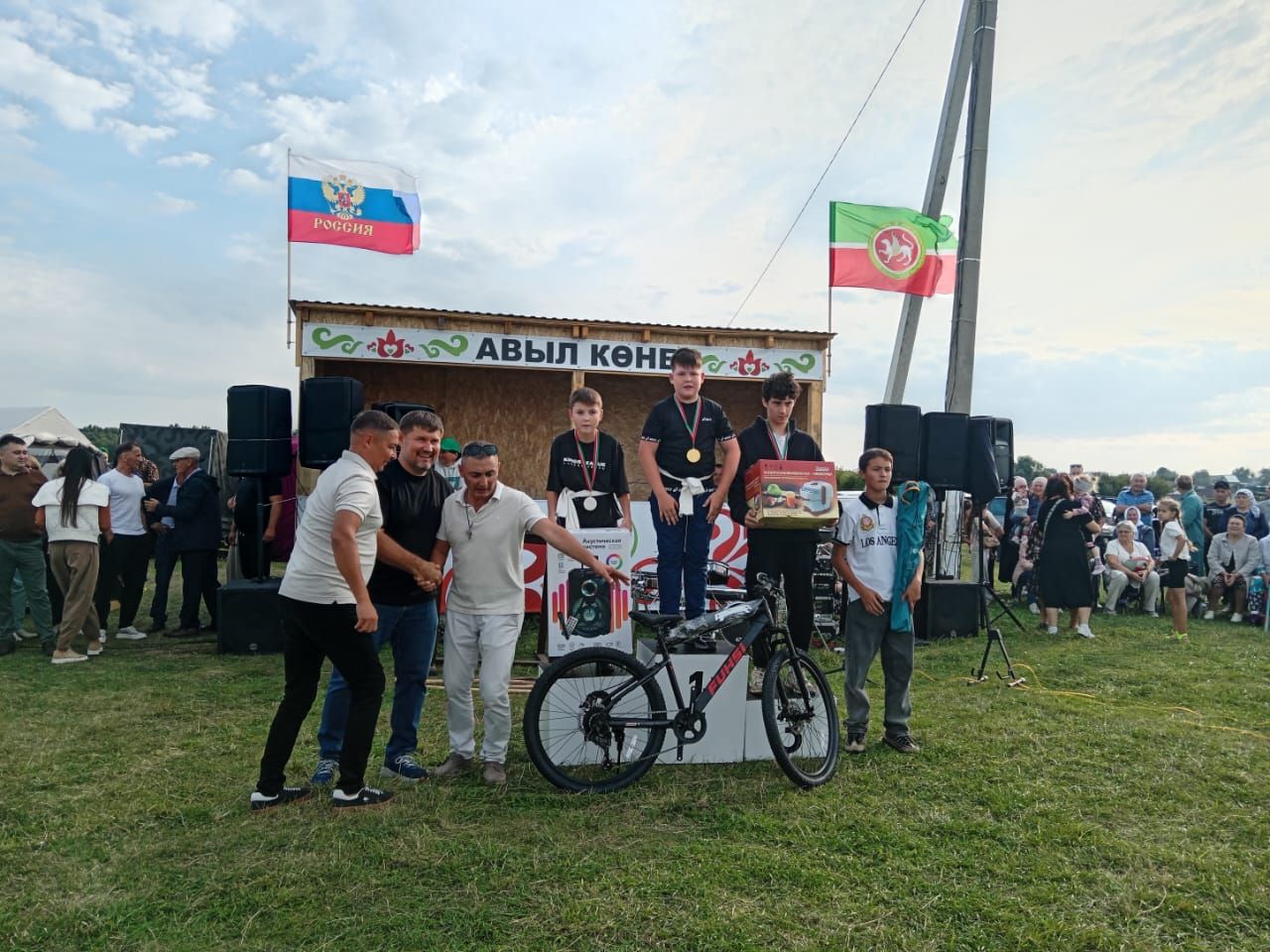 Колышта гаҗәеп күңелле «Авыл көне» узды!