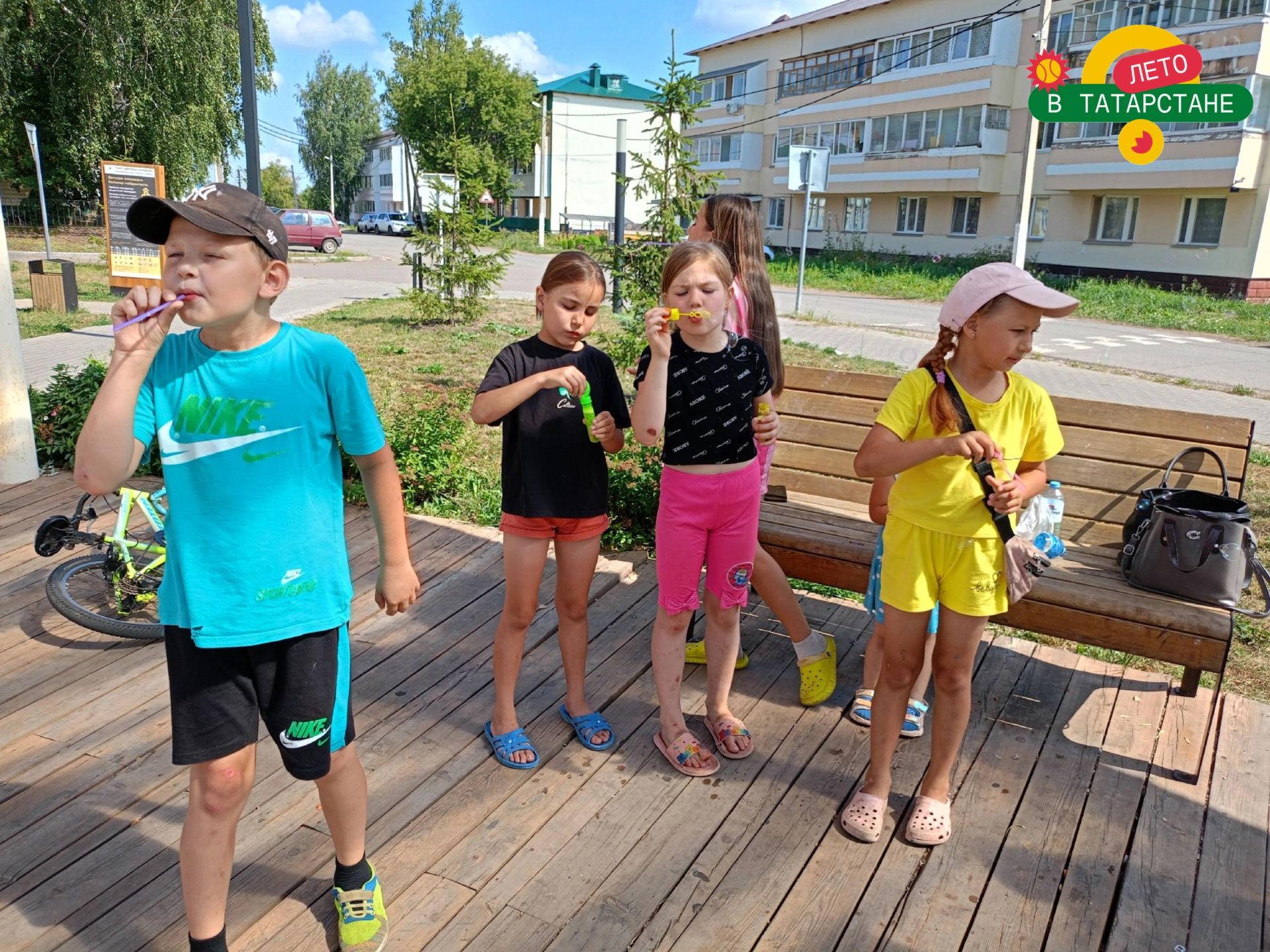 День мыльных пузырей в парке «Дружба народов»