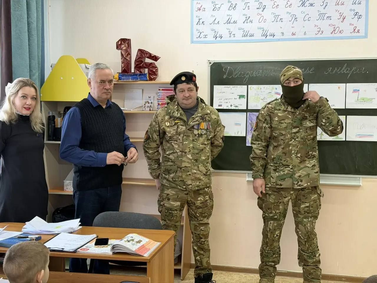 Новотроицкое мәктәбе укучылары МХО хәрбие «Брюс» белән аралашты