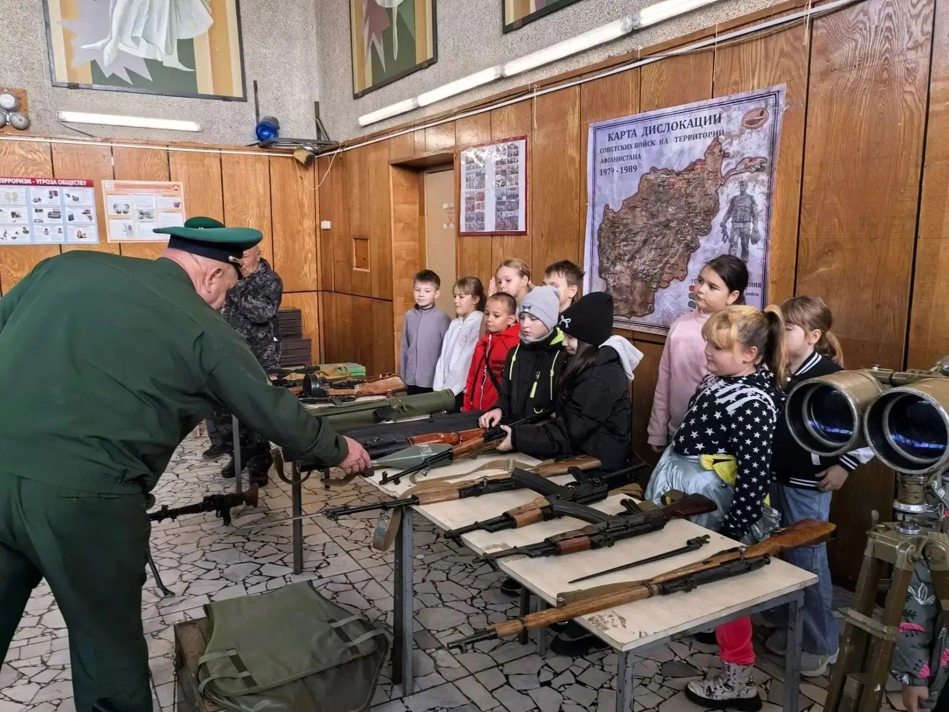 Живая история на границе села: передвижной музей «На защите границ» побывал в Шильнебаше