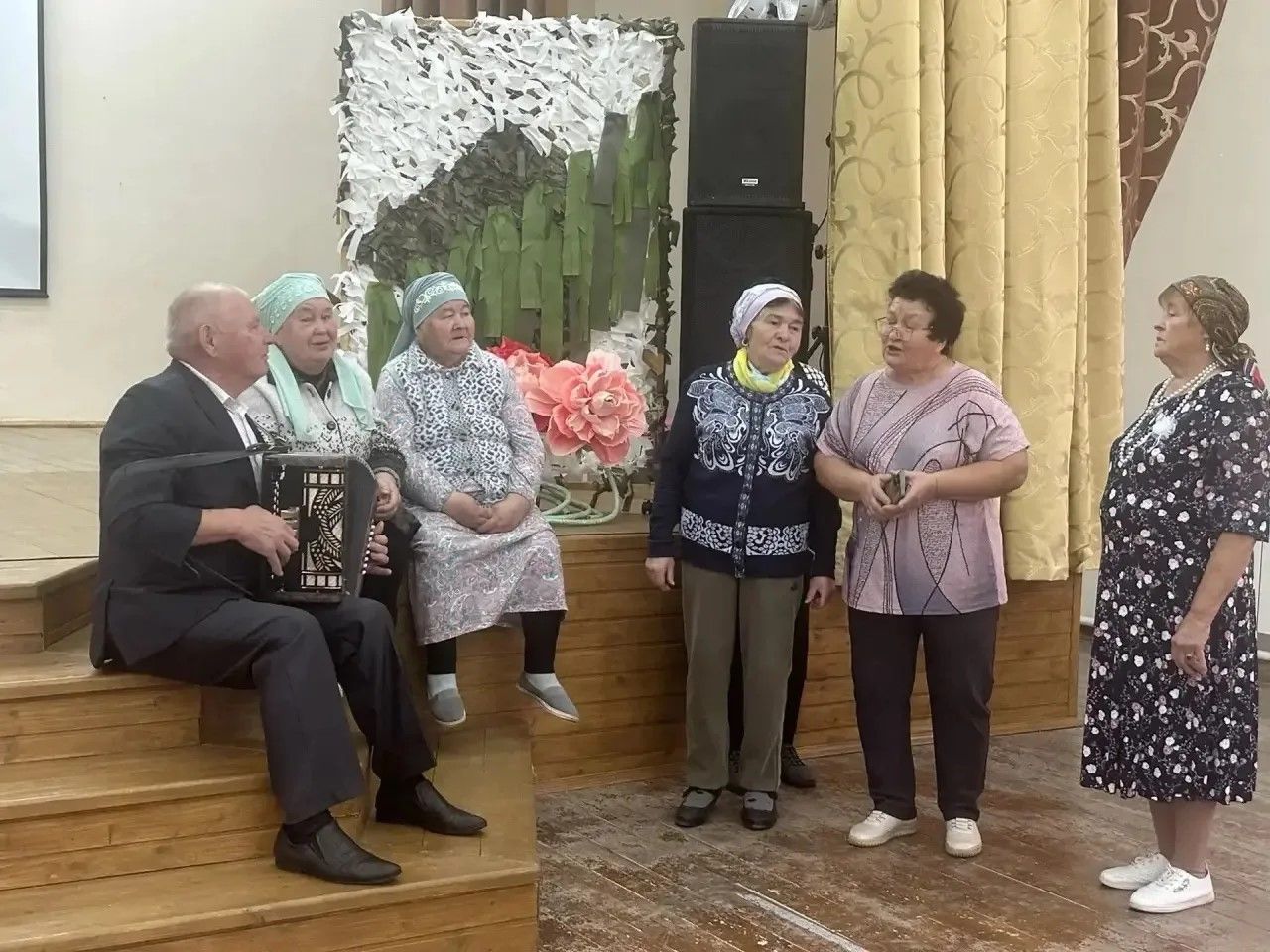 В Староерыклинском МФЦ «Дуслык» чествовали активистов серебряного возраста