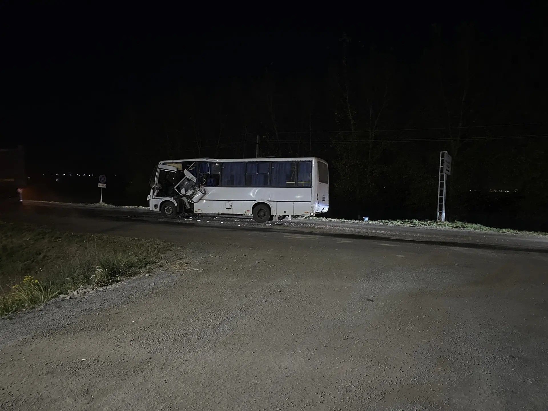 В Тукаевском районе рейсовый автобус столкнулся с самосвалом