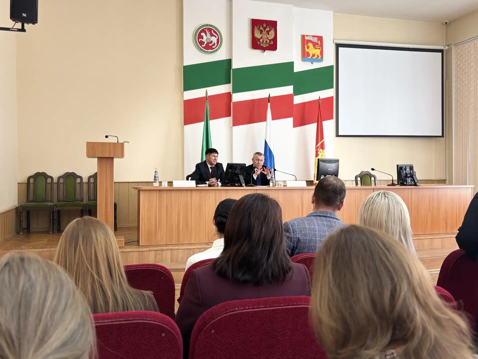 Депутат Госдумы Анатолий Иванов встретился с главами поселений Тукаевского района