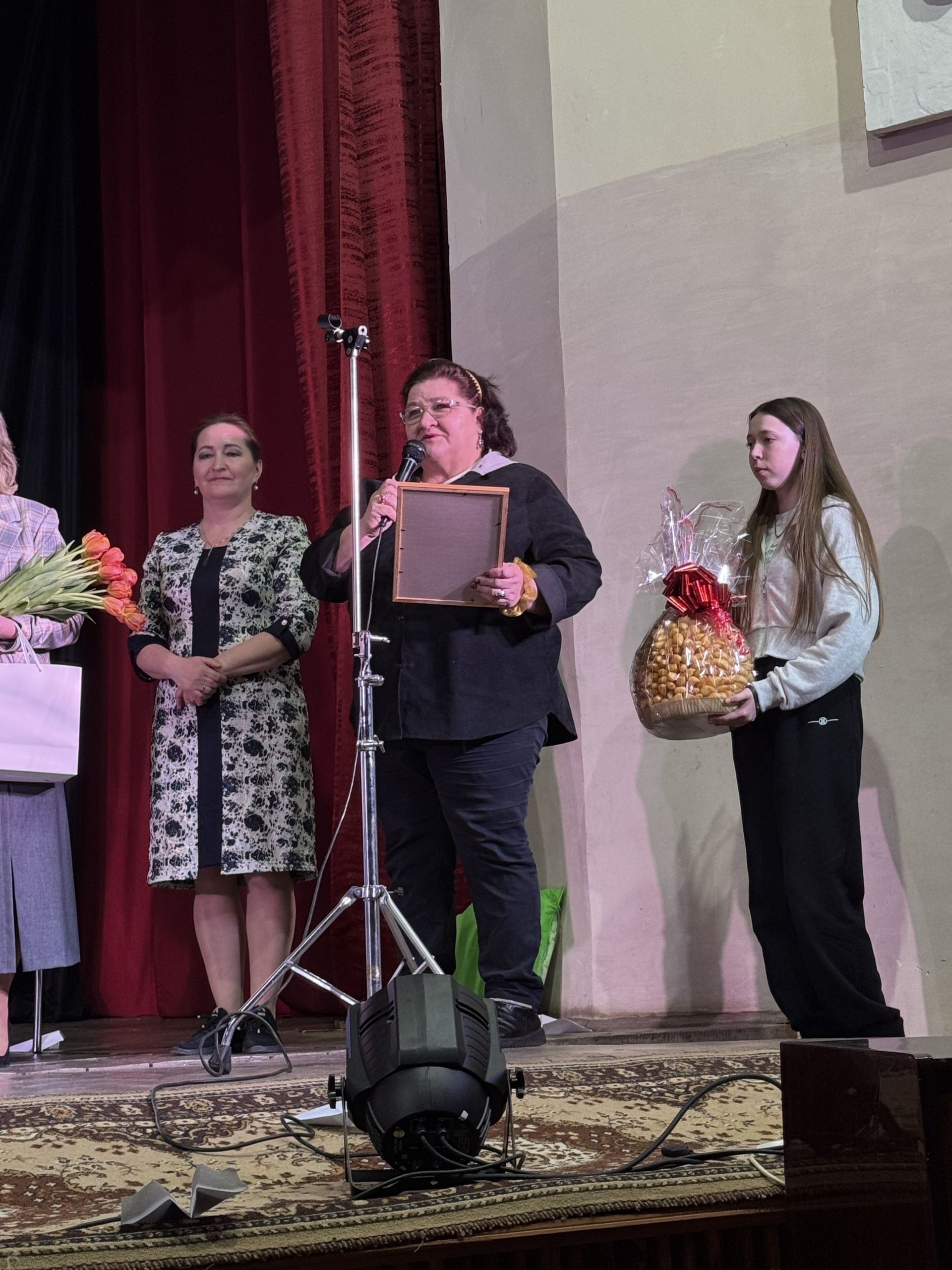 Теләнче Тамак авылы волонтерларына рәхмәт хаты тапшырылды