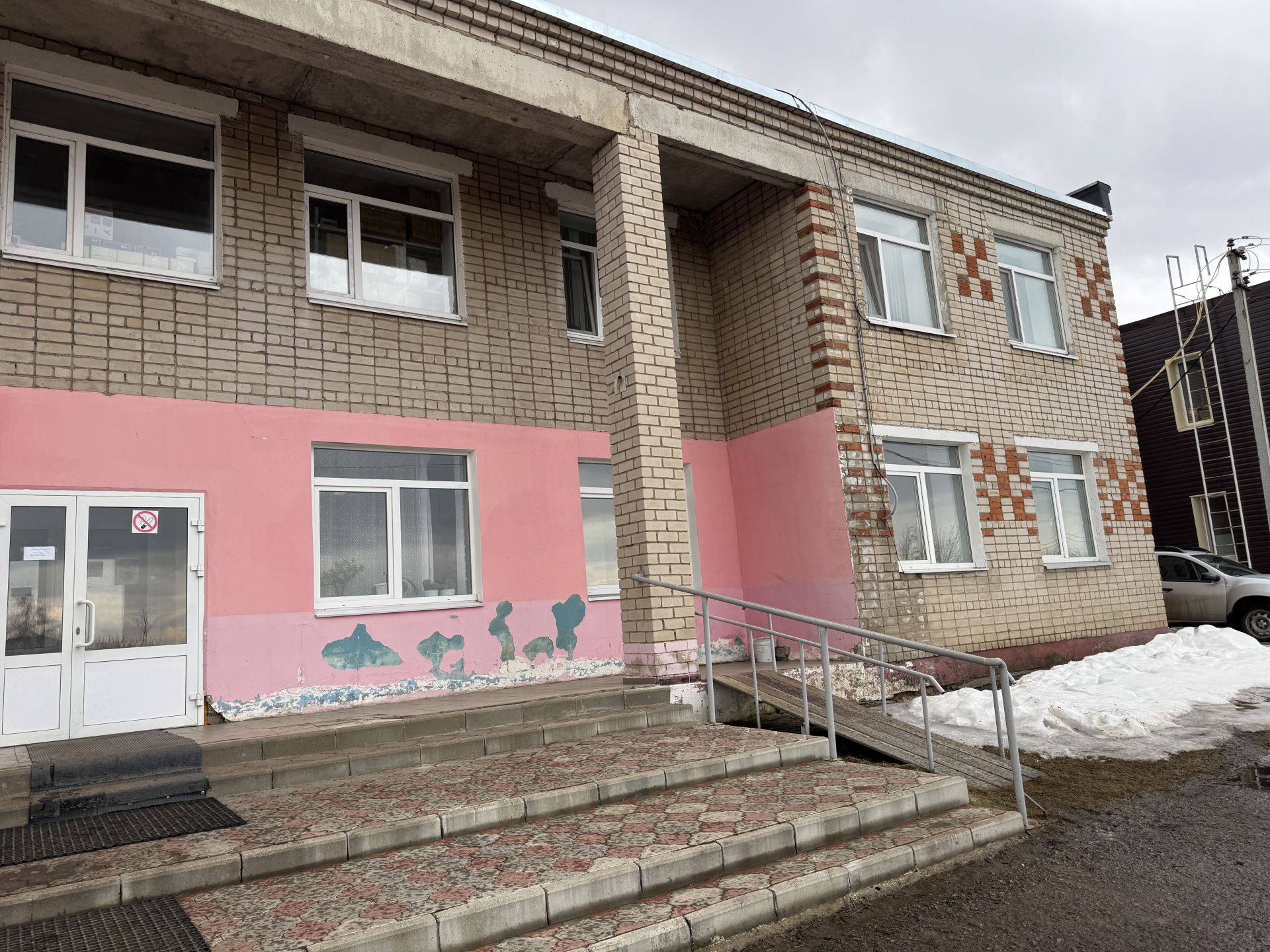 Теләнче-Тамак авылы амбулаториясе: «Әле ярый шул изге күңелле табибларыбыз бар!»