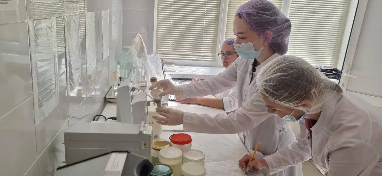 Студенты из Челнов на практике проверили безопасность молока