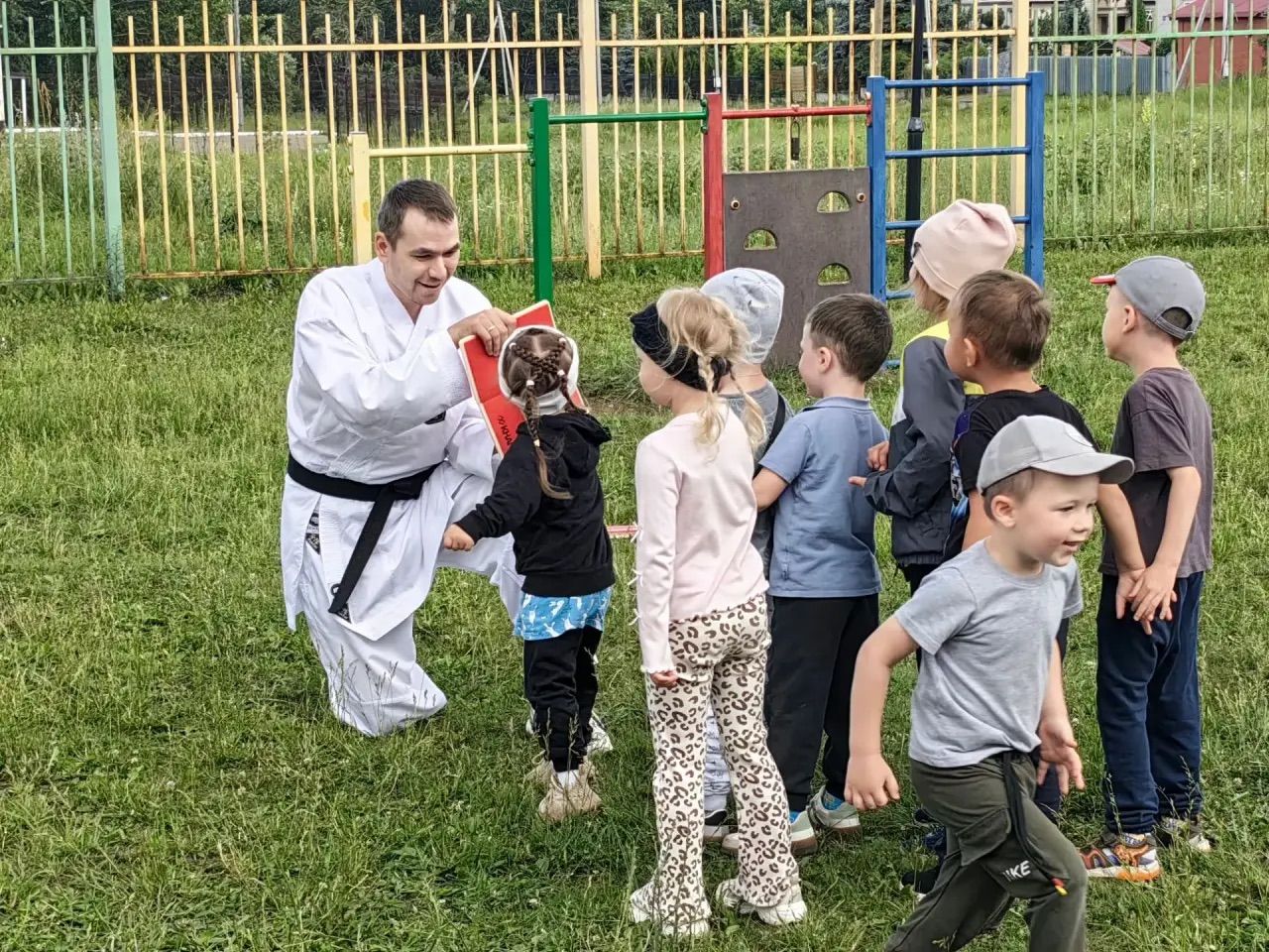 «Солнышко» балалар бакчасында яшь каратистлар катнашында спорт бәйрәме узды
