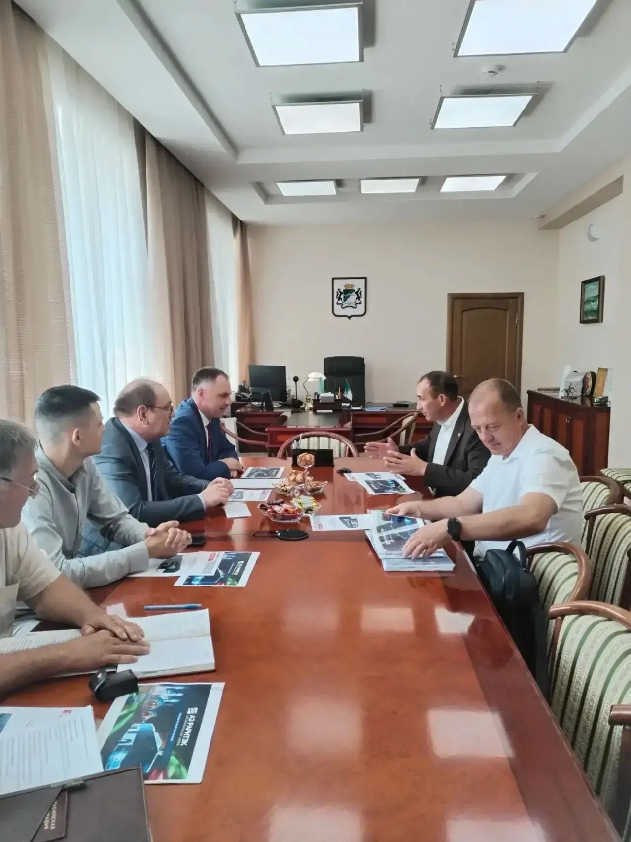 Камиль Назмиев презентовал технику Тукаевского района руководству Новосибирска