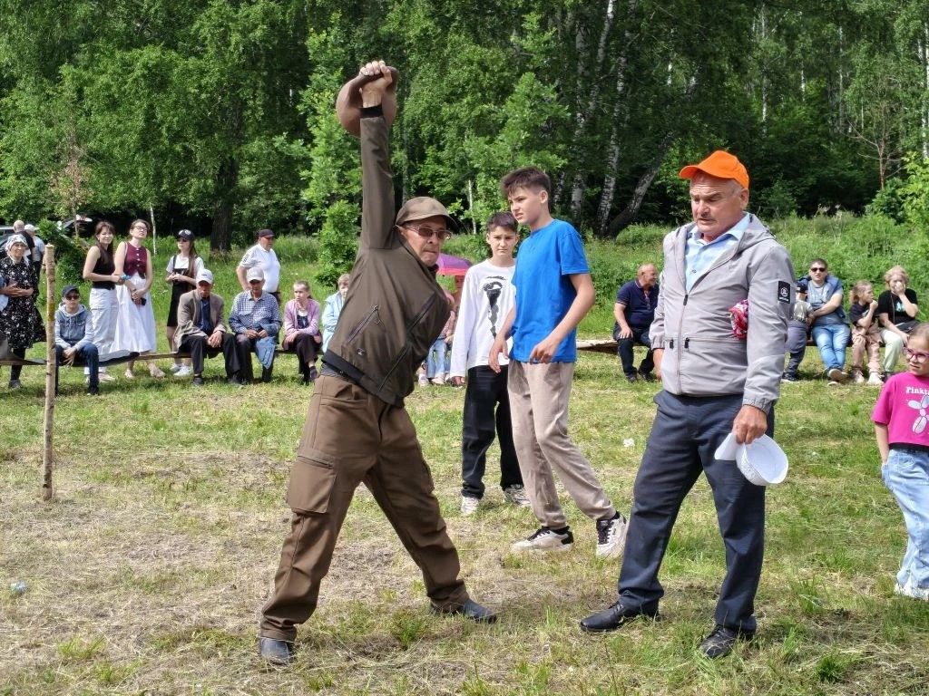 Аркан тартышуда — Бай Бүләк җиңүче! Яңа Бүләк Сабан туеннан репортаж