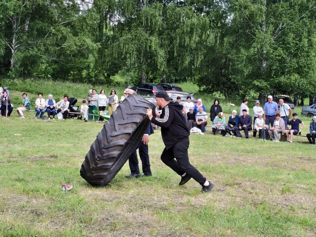 Аркан тартышуда — Бай Бүләк җиңүче! Яңа Бүләк Сабан туеннан репортаж