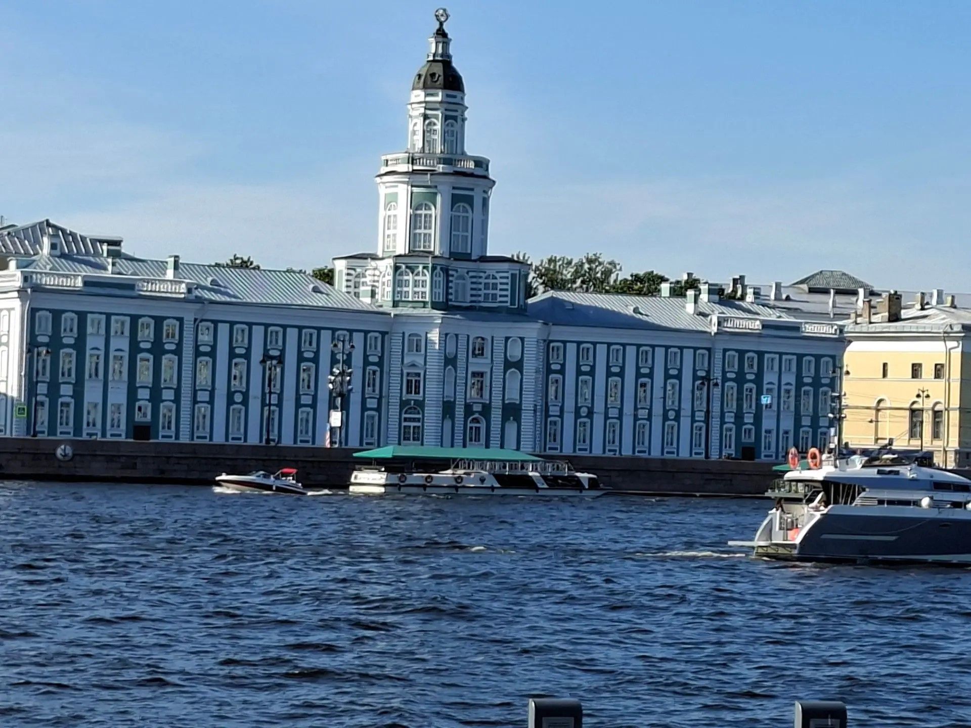 Санкт-Петербургта сәяхәт: шәһәрнең иң матур урыннарын барладык