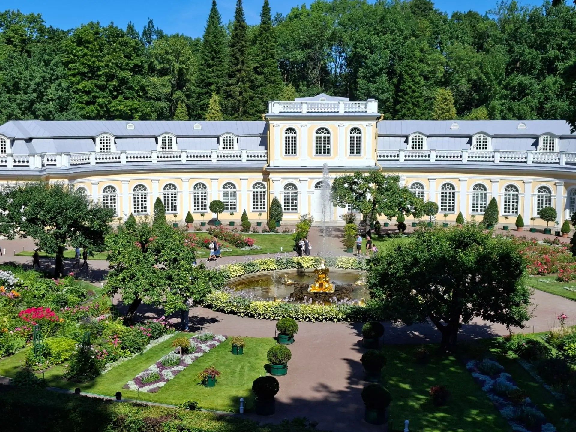 Санкт-Петербургта сәяхәт: шәһәрнең иң матур урыннарын барладык
