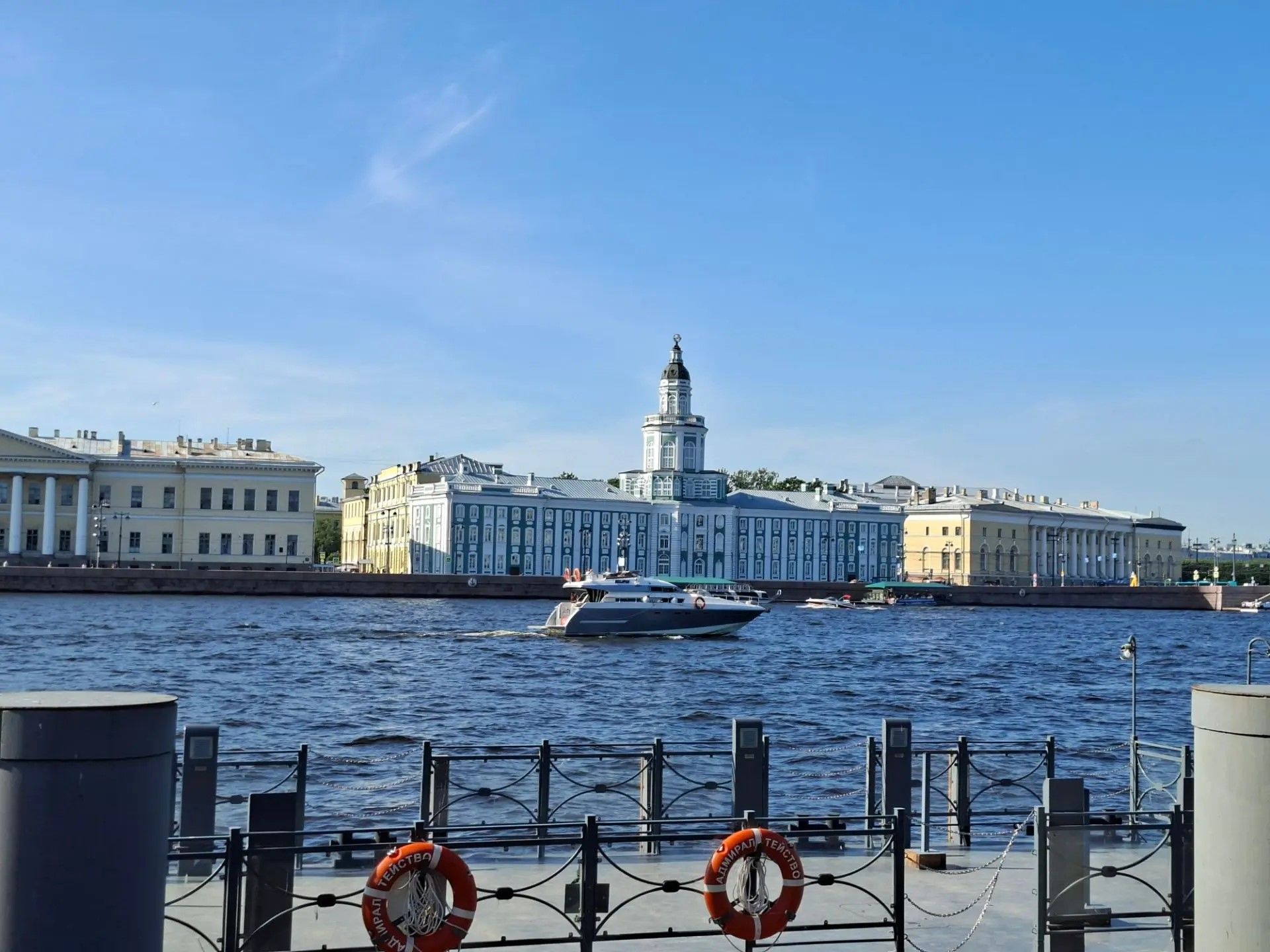 Санкт-Петербургта сәяхәт: шәһәрнең иң матур урыннарын барладык