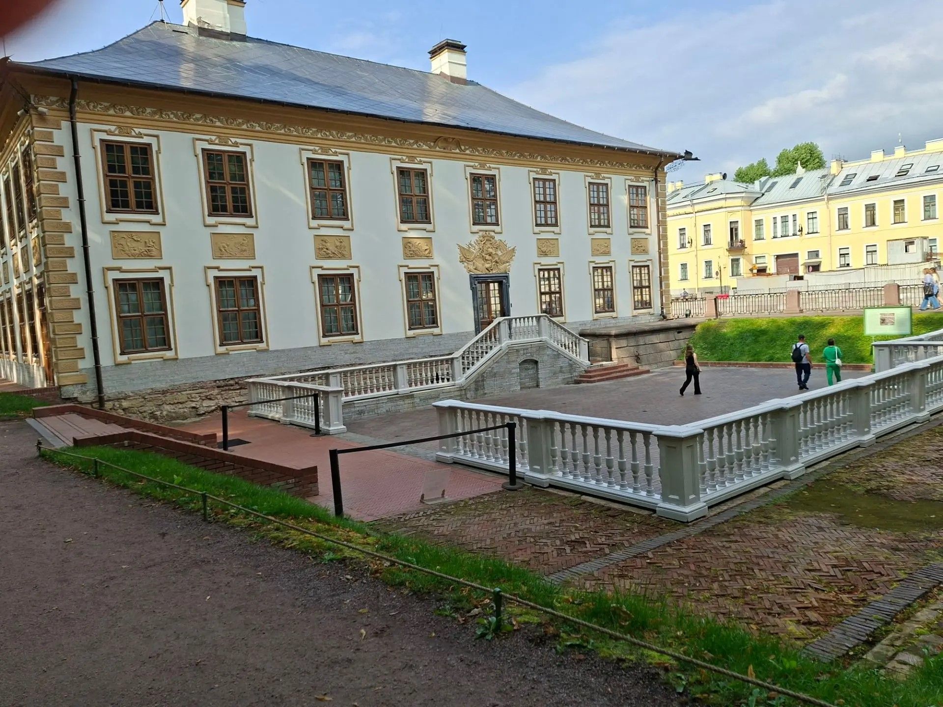 Санкт-Петербургта сәяхәт: шәһәрнең иң матур урыннарын барладык
