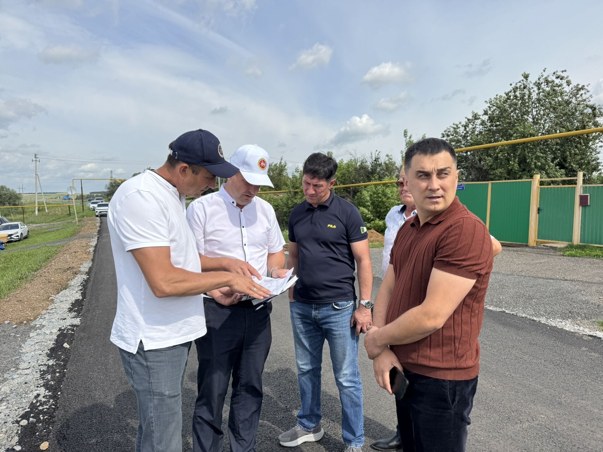 В селе Казаклар по республиканской программе ремонтируют дорогу за 52 млн рублей