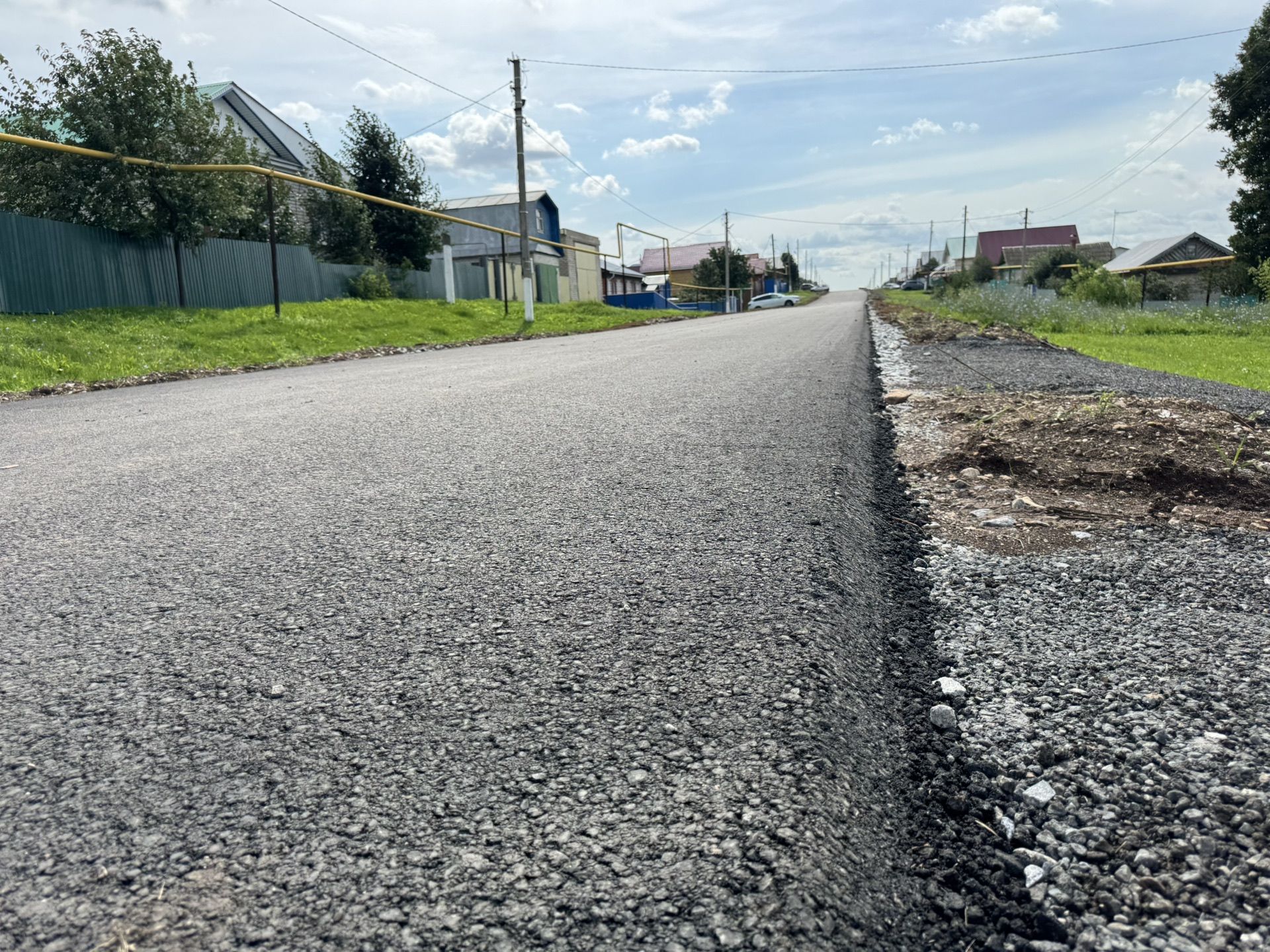 В селе Казаклар по республиканской программе ремонтируют дорогу за 52 млн рублей