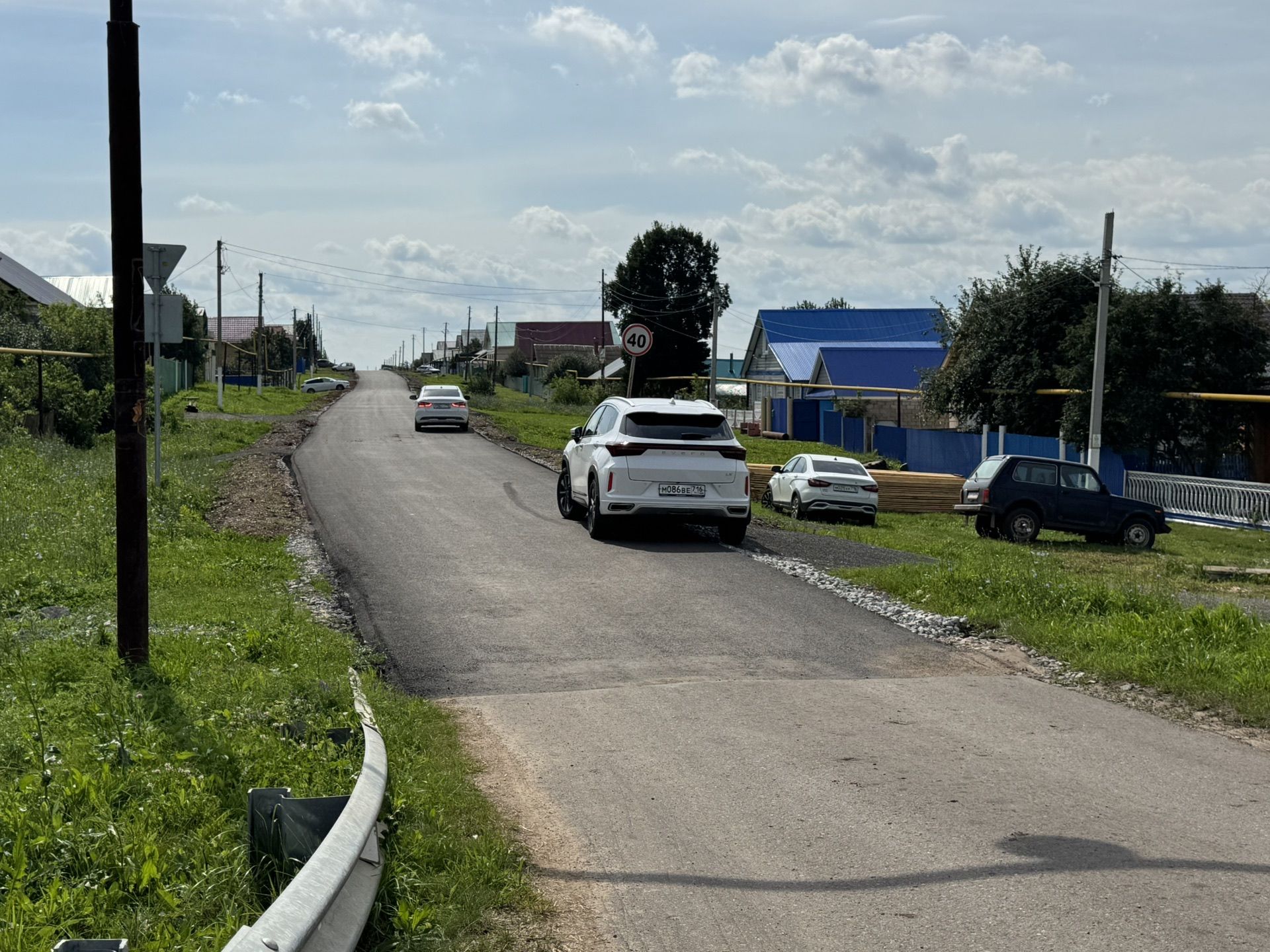 В селе Казаклар по республиканской программе ремонтируют дорогу за 52 млн рублей