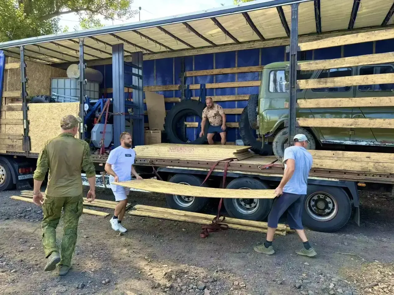 Делегация Тукаевского района во главе с Камилем Назмиевым доставила гумпомощь в зону СВО