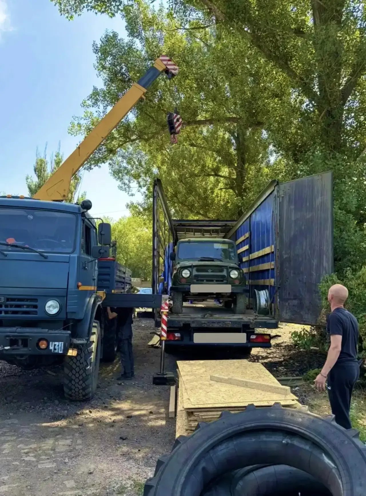 Делегация Тукаевского района во главе с Камилем Назмиевым доставила гумпомощь в зону СВО