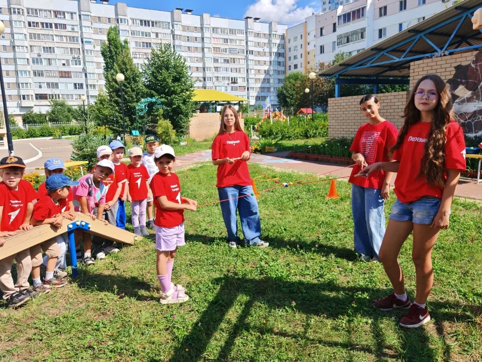 В детском саду «Звездочки» прошли совместные соревнования со школьниками