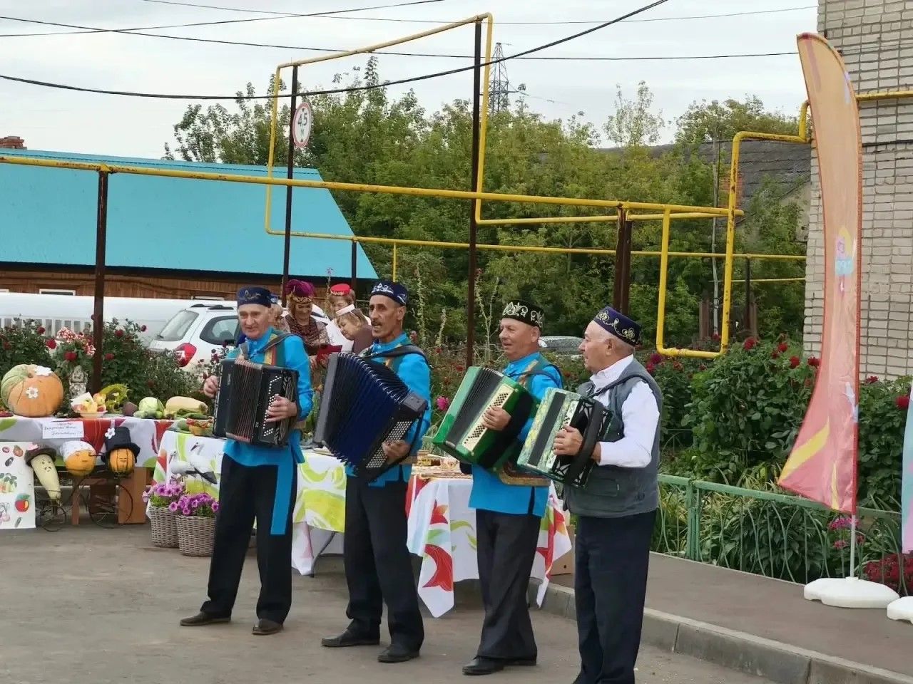 Теләнче-Тамакта узган бакчачылар бәйрәмендә гигант кабаклар шаккатырды
