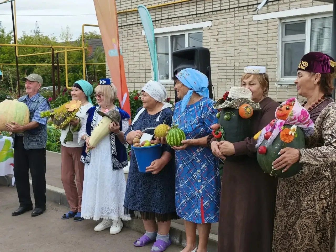 Теләнче-Тамакта узган бакчачылар бәйрәмендә гигант кабаклар шаккатырды
