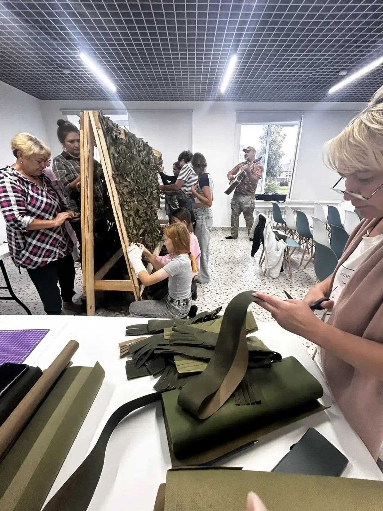 В Молодежном центре состоялся мастер-класс под гитару и фронтовые песни