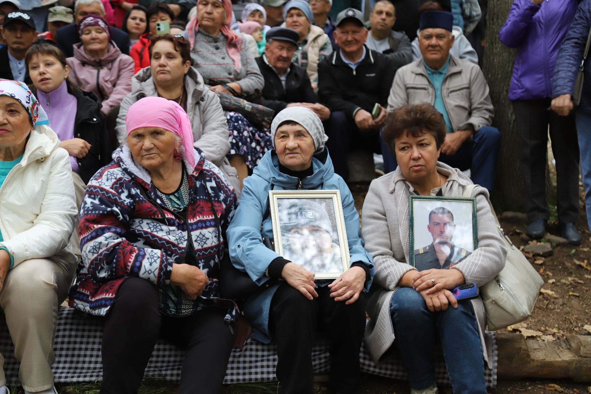 Урман эчендәге фронт сызыгы: район волонтерлары Мөслимдә чишмә ачу тантасында булып кайтты
