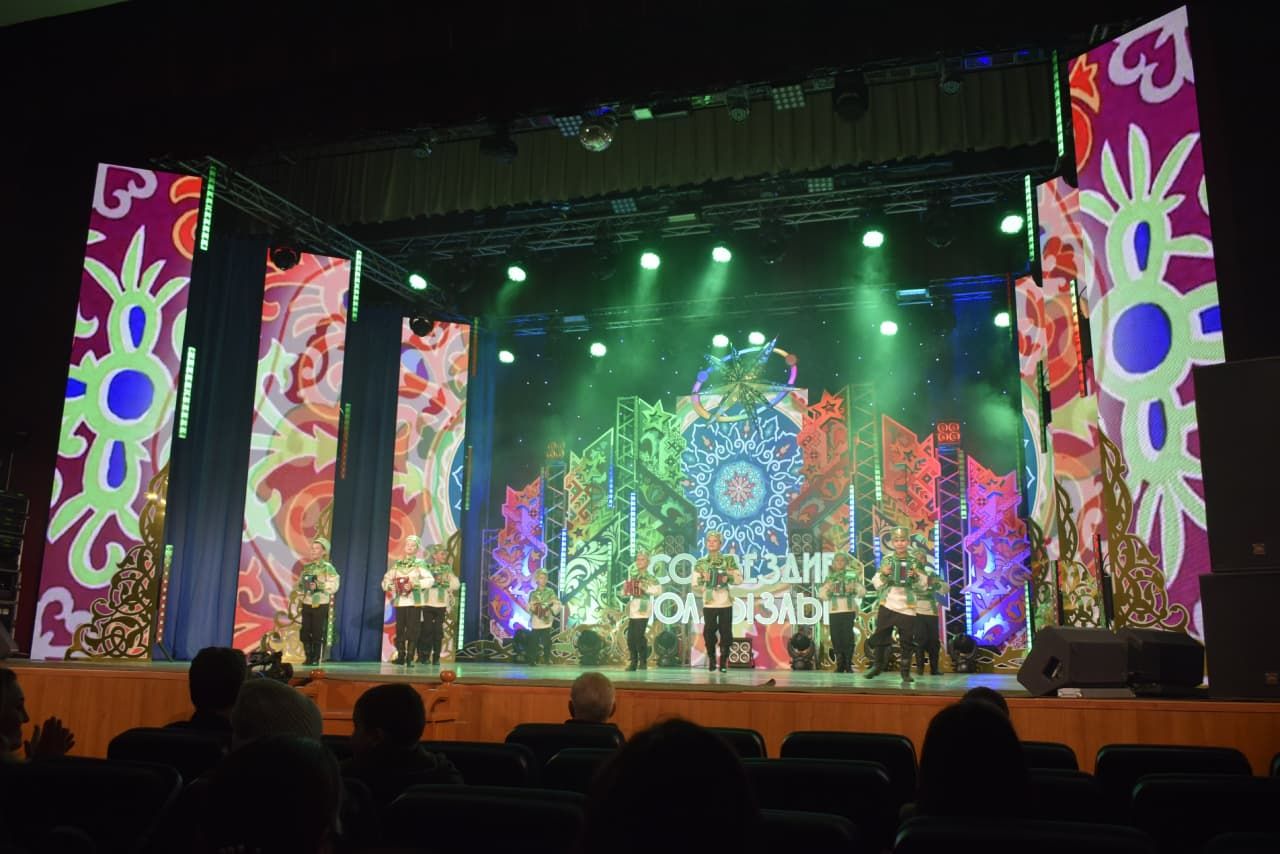 Чаллыда  «Созвездие-Йолдызлык-2021» ачык республикакүләм телевизион яшьләр фестиваленең гала-концерты үтте