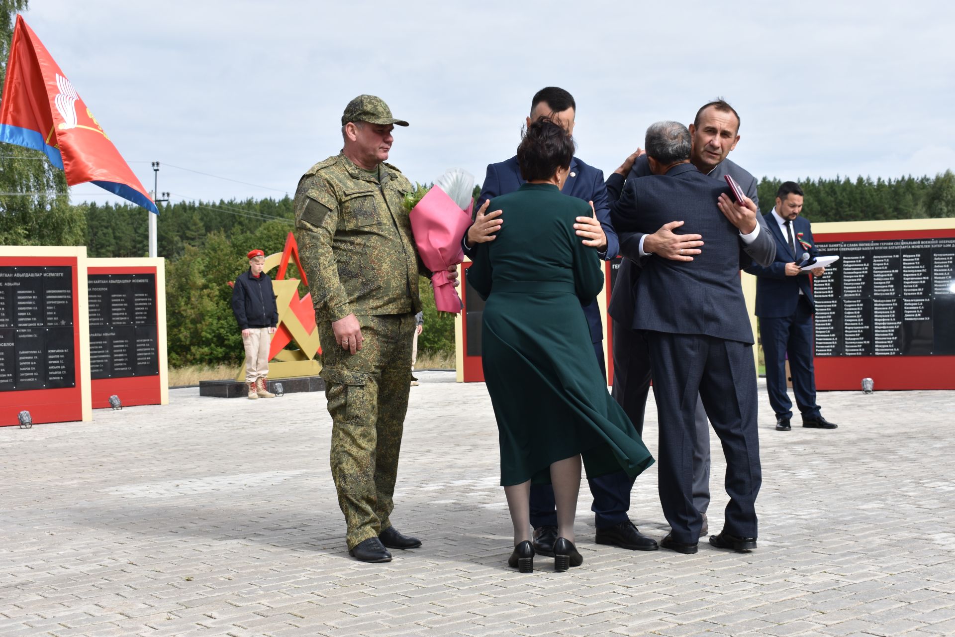 В поселке Новый встретили День Республики