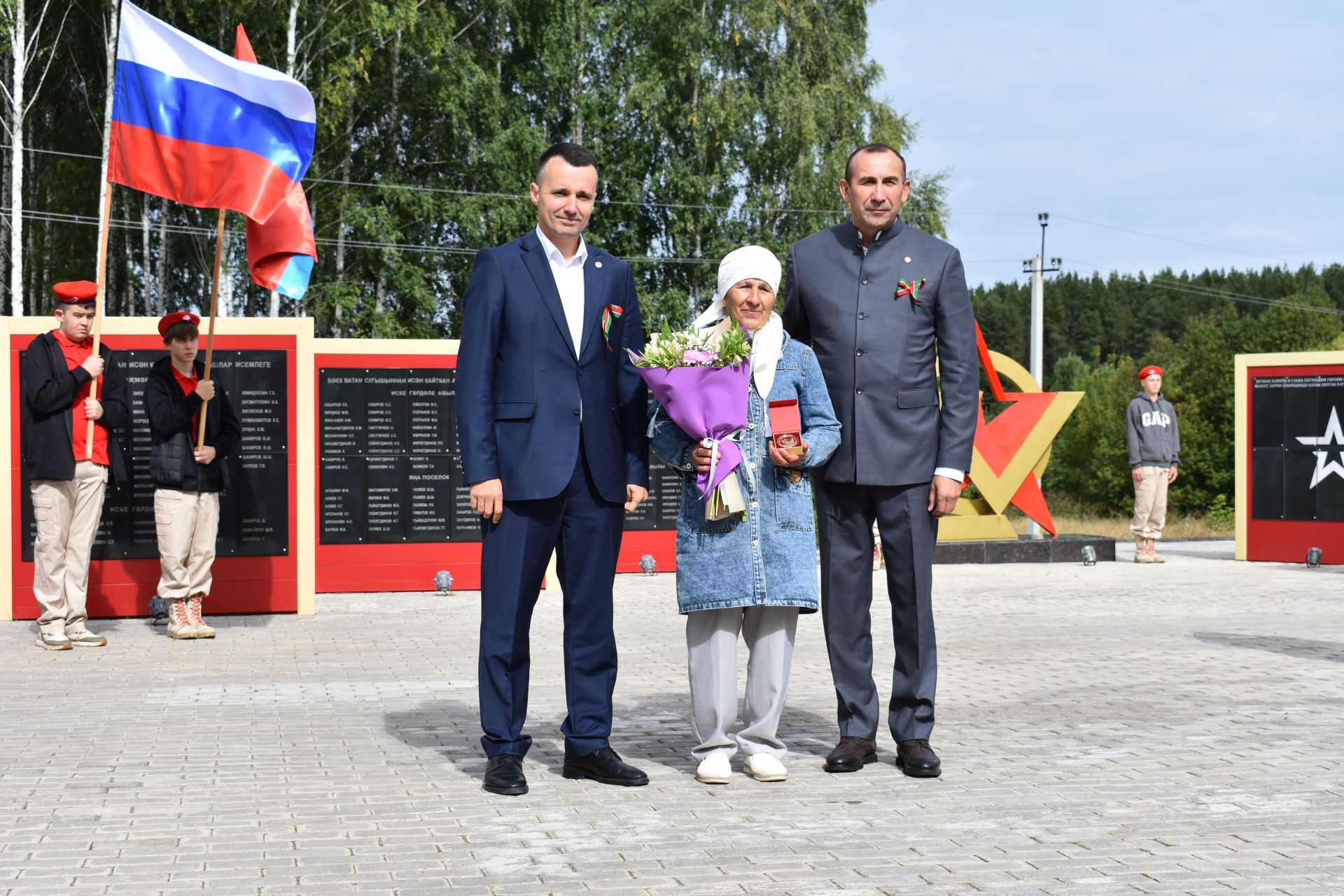 В поселке Новый встретили День Республики