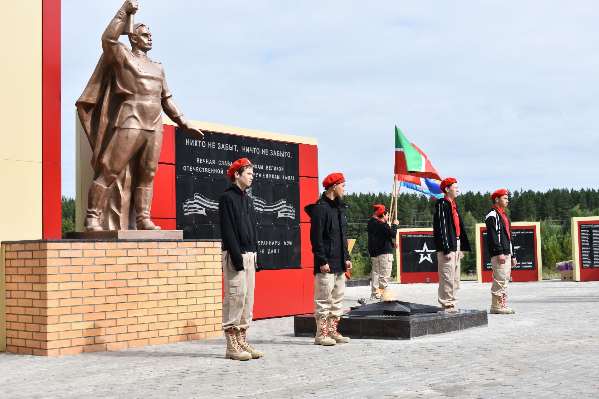В поселке Новый встретили День Республики