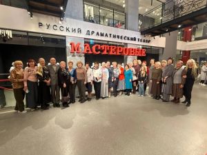 В Тукаевском районе родители участников СВО посетили спектакль в театре «Мастеровые»