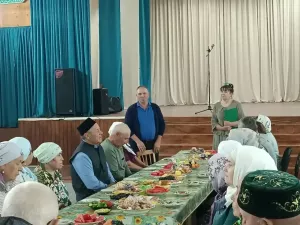 Бикләндә өлкәннәр очрашуы узды